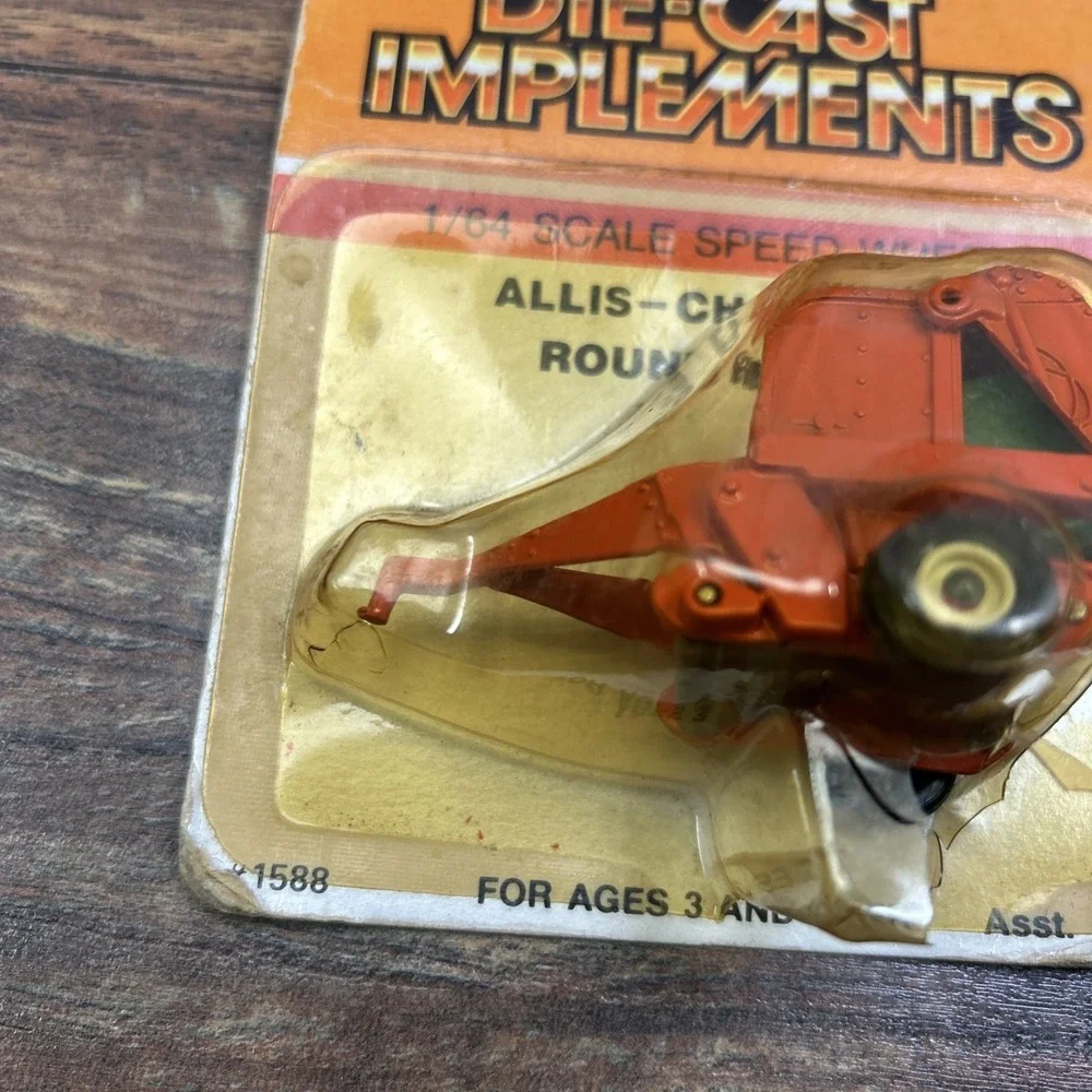 Ertl Die-Cast Implements 1/64 Scale Allis Chalmers Round Baler Vintage HTF 1980s